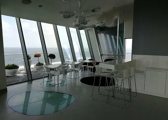 Sea Towers Apartment *
